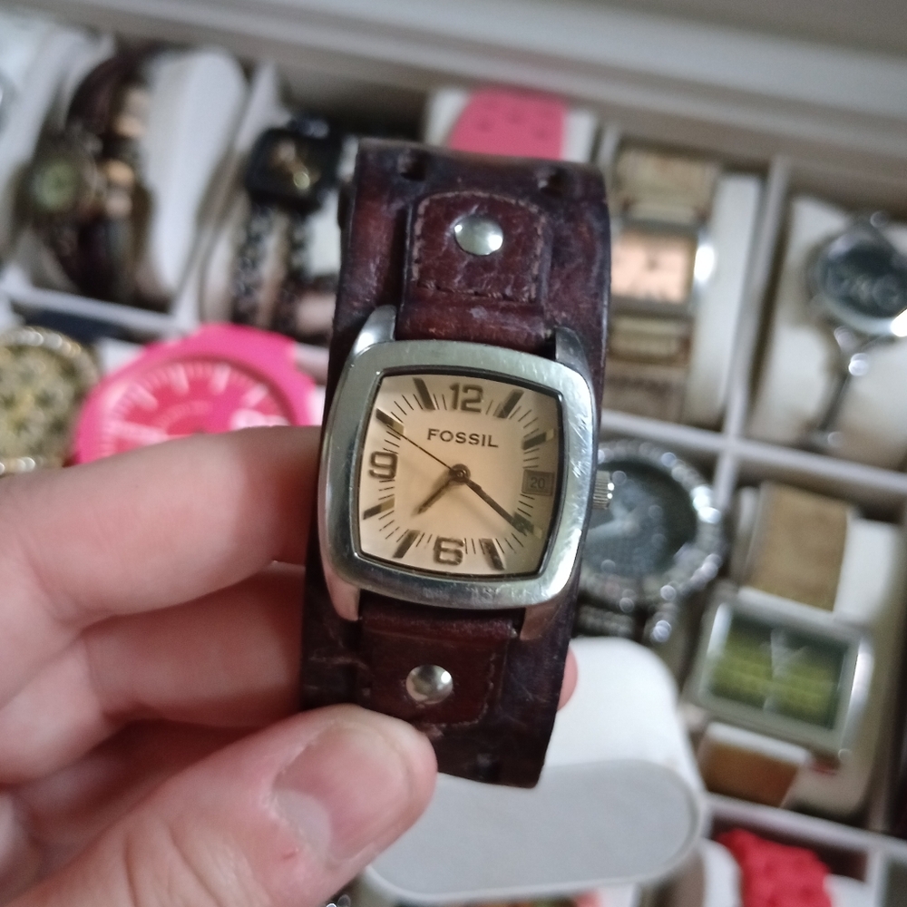 Vintage Fossil Brown Leather Women's Watch
